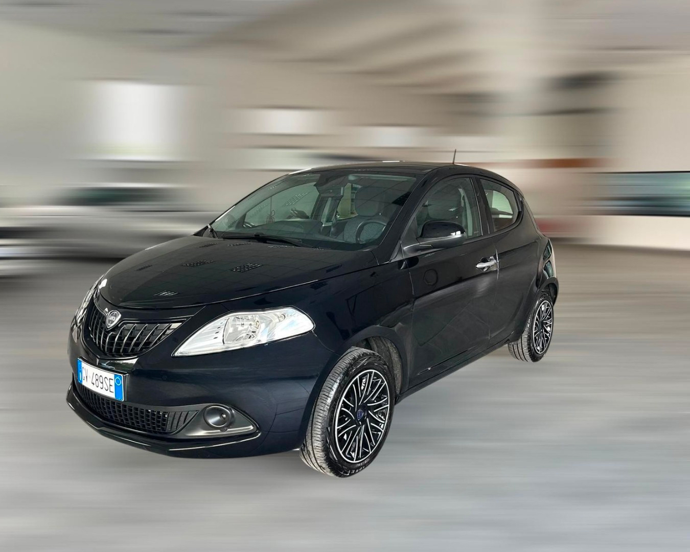 Lancia Ypsilon 1.0 Hybrid benzina/elettrica in noleggio a Ferentino