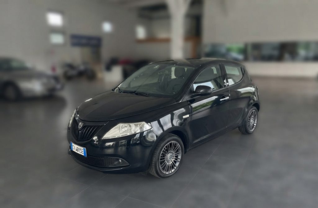 Lancia Ypsilon 1.0 Hybrid